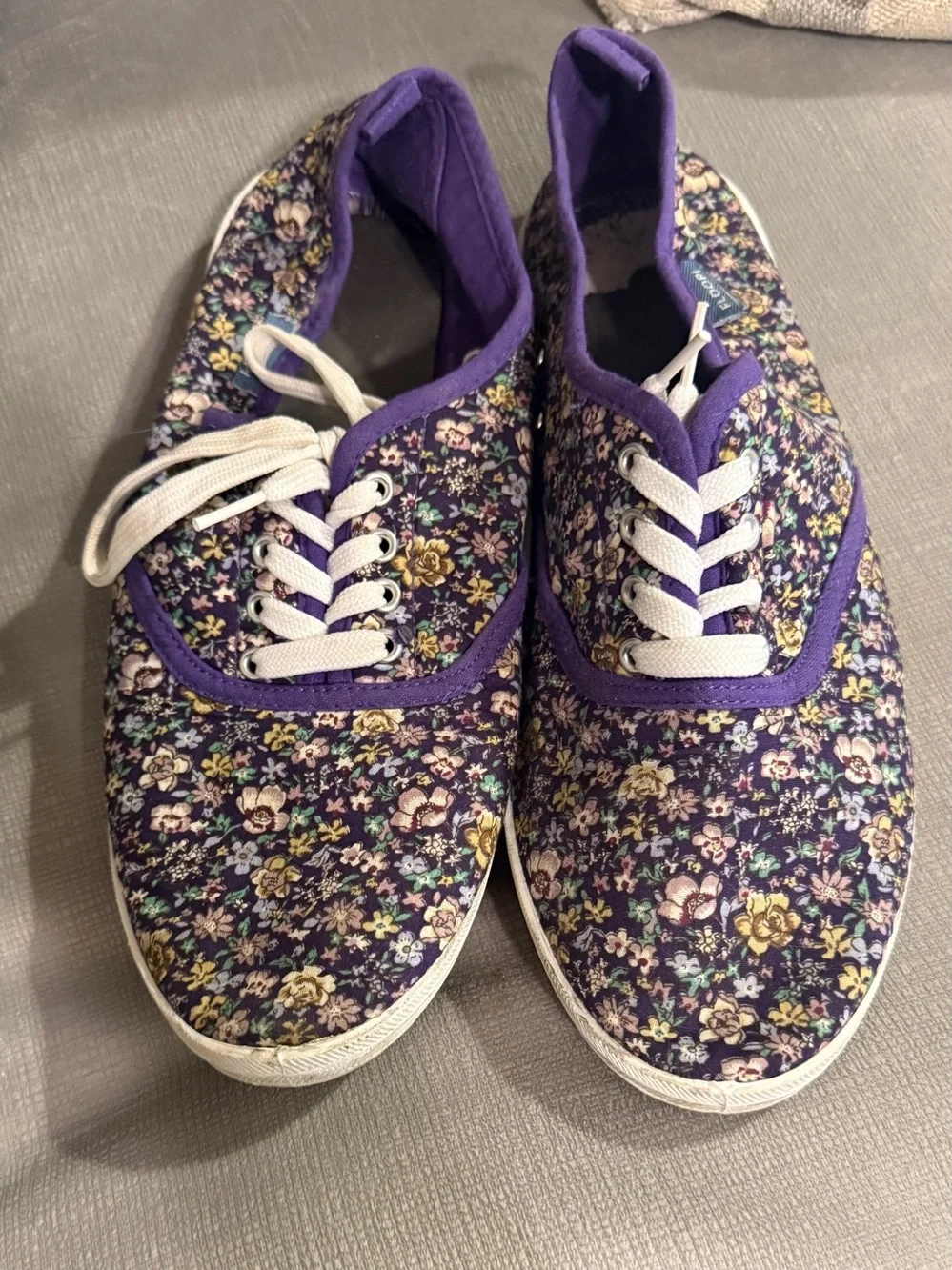 Floopi Women's Lace-Up Canvas Basic Sneaker Shoes